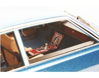 Fiat 130 Coupé 1971 Blu Met. Laudoracing 1:18 Resinemodell (Türen, Motorhaube... nicht zu öffnen!)